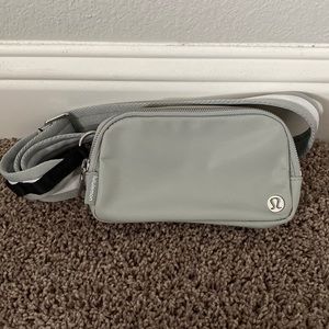 Lululemon Everywhere Crossbody Bag